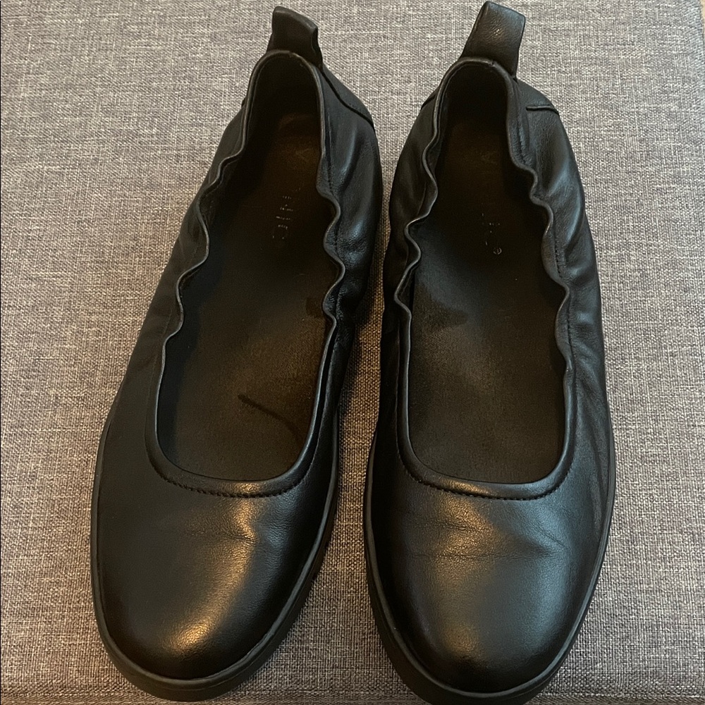 Vionic Black Women's Flats